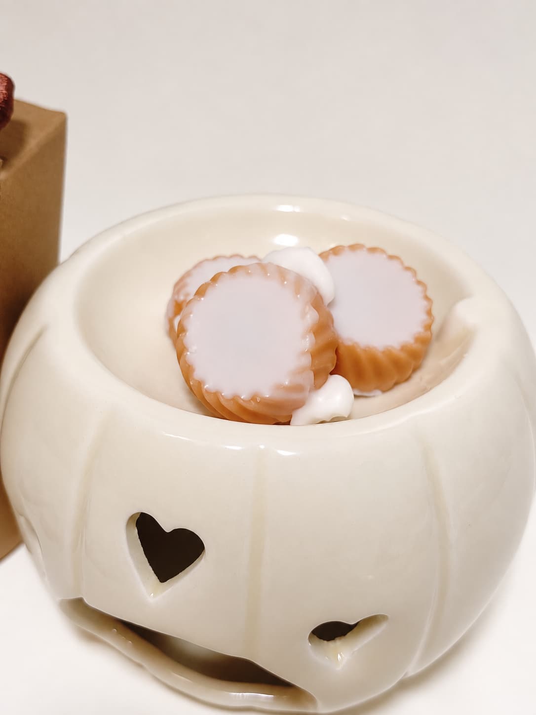 Wax melt cinnamon rolls